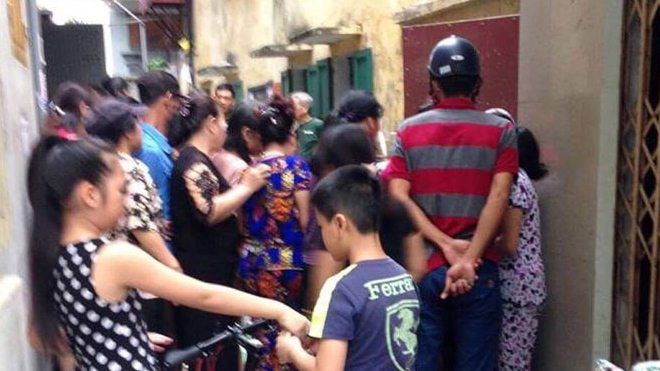 Bàng hoàng phát hiện thi thể trẻ sơ sinh cạnh bãi rác