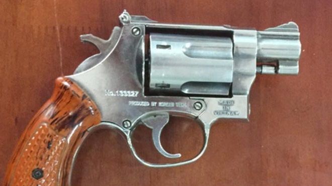 Chủ hãng nước đá lớn nhất Cần Thơ chĩa súng dọa giết nhân viên vì nghi bị bỏ bùa