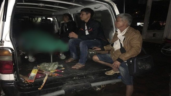 Sản phụ tử vong trên xe cấp cứu, người nhà vây bệnh viện trong đêm