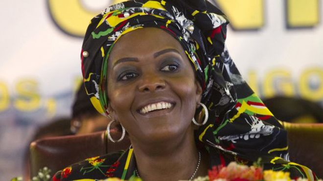 Hoàng hậu tai tiếng xứ 'tỷ phú chết đói' Zimbabwe - người khiến chồng mất hết quyền lực chỉ sau một đêm