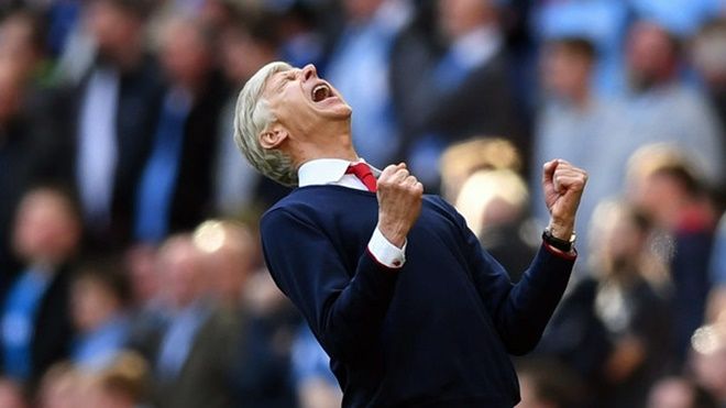Arsenal hạ đo ván Tottenham trong 5 phút: Còn ai dám 'chê khinh' Wenger!