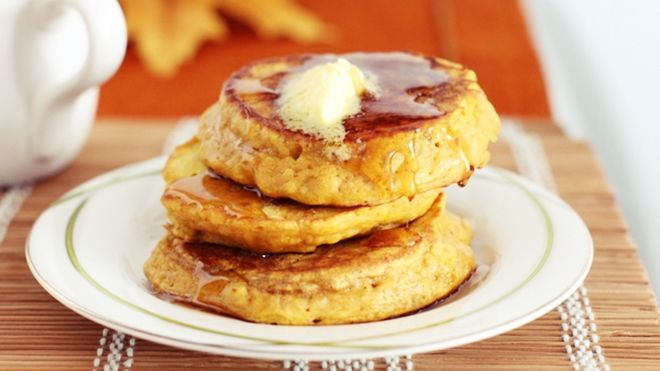 Cách làm pancake bí đỏ vừa nhanh vừa lạ miệng