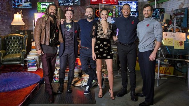 Không phải những lời phê bình, mà chính những con số khiến 'Justice League' gặp khó khăn