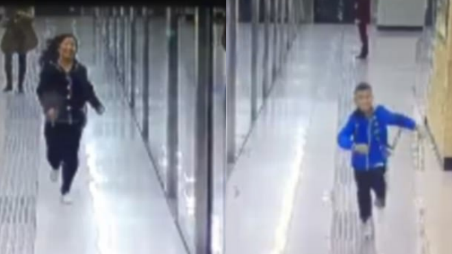 Khoảnh khắc hội ngộ của mẹ con bị lạc nhau khiến hàng triệu người xúc động