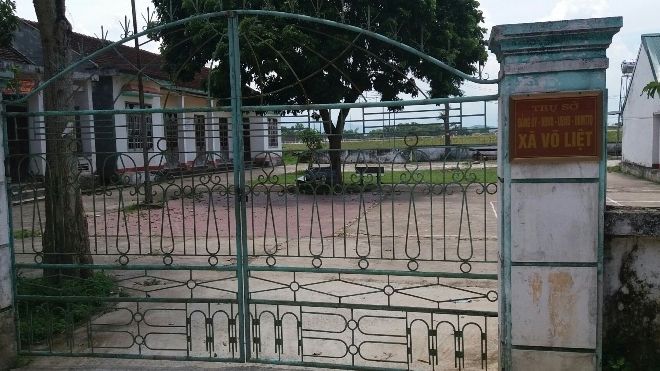 Yêu cầu người dân bỏ phong bì 500.000 đồng để 'bôi trơn', nữ cán bộ địa chính xã bị kỷ luật