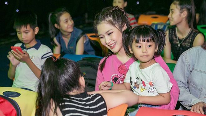 Hương Tràm: Vì giữ hình ảnh với 'các con' mà dời ngày ra mắt MV dance!