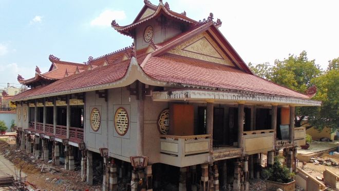 Cận cảnh giảng đường của ngôi chùa được 'thần đèn' nâng cao lên 3 mét