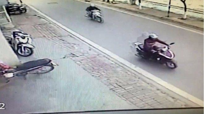 'Siêu trộm' phá khóa lấy xe Lead phóng đi chỉ trong vài giây