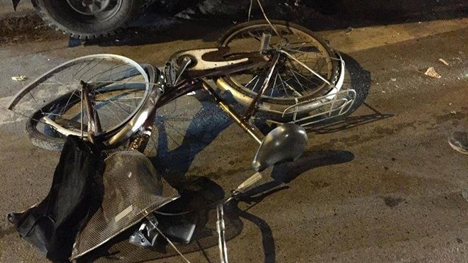 Ô tô tải đâm liên tiếp nhiều xe đạp, 4 học sinh nhập viện