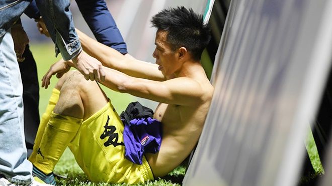 Mất hết rồi, Quyết ơi!