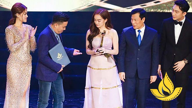 Bom tấn 170 tỷ 'Em chưa 18' giành giải Bông sen vàng và Nữ chính xuất sắc nhất