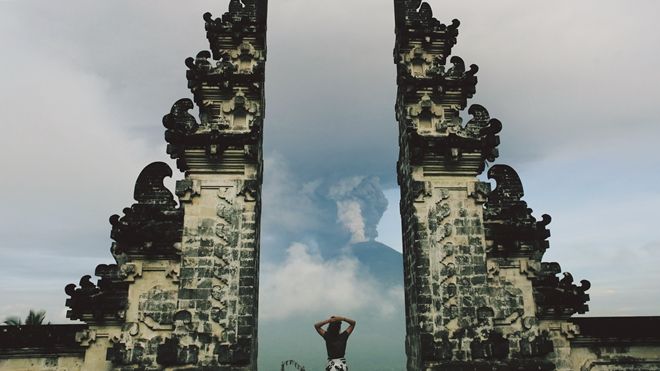 Sân bay Bali mở cửa trở lại, 24 người Việt có thể rời khỏi thành phố này