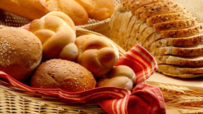 Bạn có biết bánh mì được xếp vào nhóm thực phẩm chứa nhiều muối cần tránh dùng thường xuyên