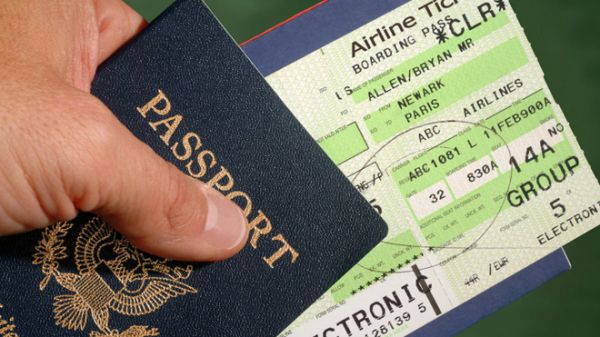 Đừng bao giờ đăng hình vé máy bay để 'sống ảo' trên Facebook nếu không muốn phải hối hận