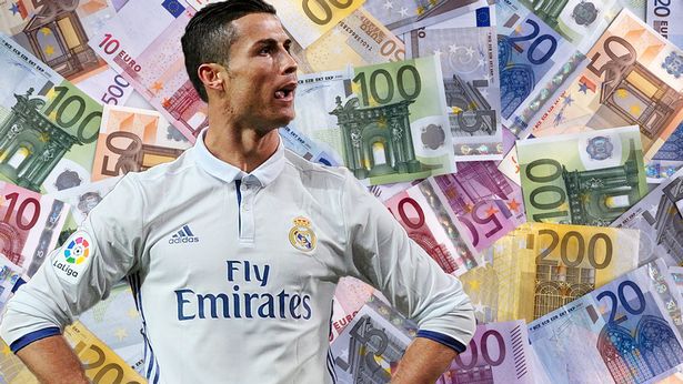 Ronaldo tức giận: Tôi là số 1, sao lương kém Messi?