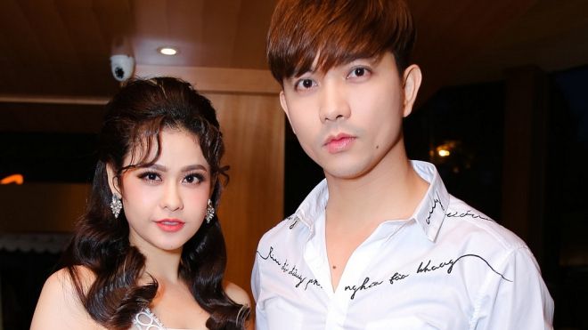 Lộ ảnh chụp đơn ly hôn từ tháng 5 của Tim và Trương Quỳnh Anh được toà án chấp thuận?