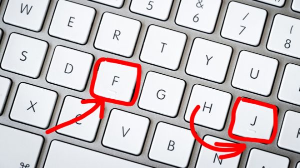 Sau bao năm dùng máy tính, cuối cùng tôi cũng hiểu vì sao phím F và J có gờ nổi lên