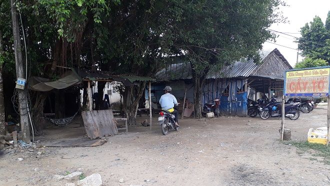 Hoàn cảnh bi đát của người đàn ông bị đâm thủng gan vẫn chạy xe 5km về nhà