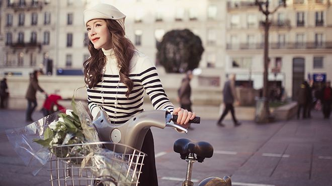 Chỉ diện set đồ thu đông cơ bản, Lý Nhã Kỳ đã thu hút 'vạn ánh nhìn' trên đường phố