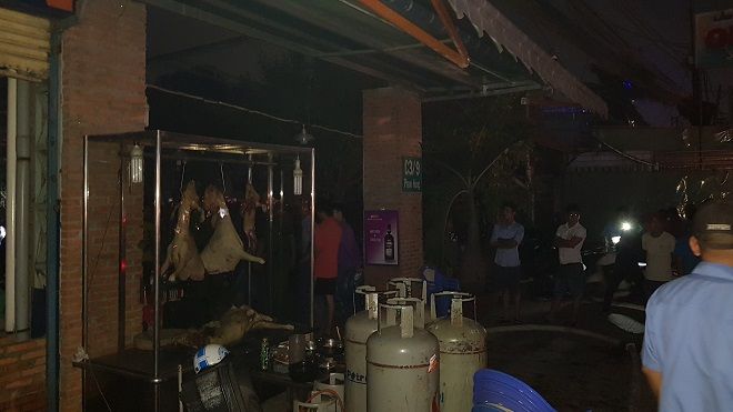 Quán lẩu dê ở Sài Gòn phát hoả, hàng trăm thực khách tháo chạy ra ngoài