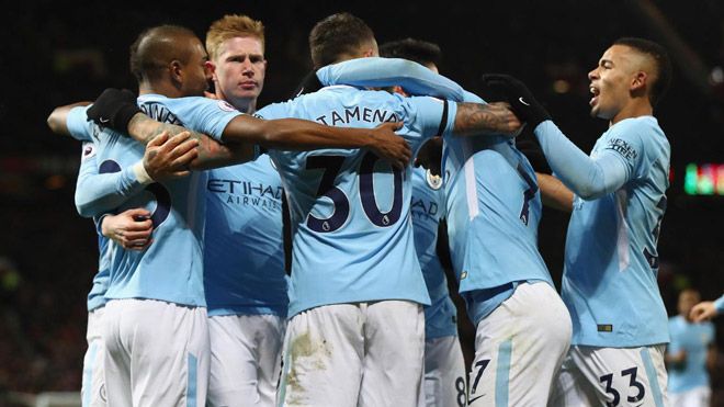 Hậu derby Manchester: Nấc thang lên thiên đường