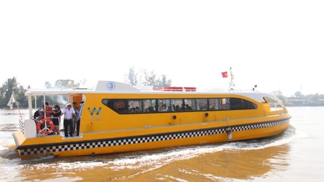 Buýt đường sông TP.HCM, đi 1 giờ chờ 3 tiếng