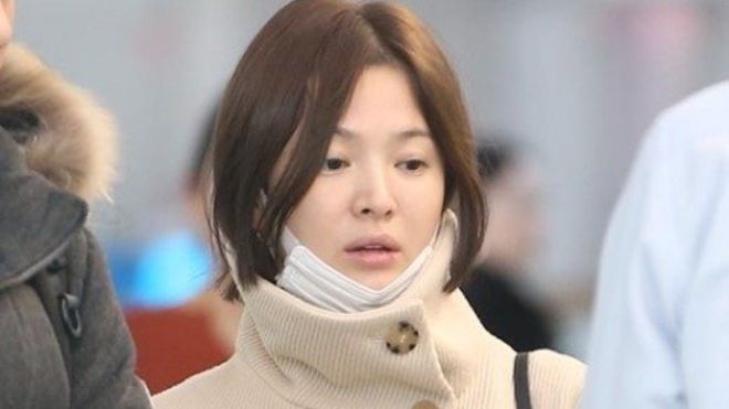 Lần đầu xuất hiện sau siêu đám cưới với Song Joong Ki, Song Hye Kyo lộ mặt mộc tiều tuỵ, mệt mỏi