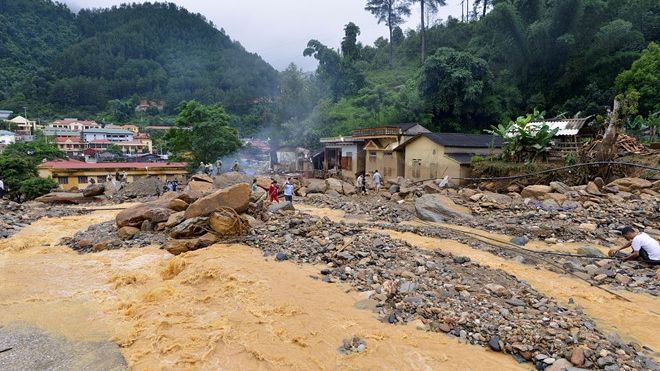 'Cứ lũ quét là cảnh báo đỏ toàn tỉnh, chúng tôi biết chạy đi đâu'
