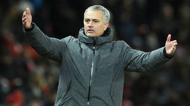 Mourinho sẵn sàng bán cả đội hình Man United, ngoại trừ Lukaku