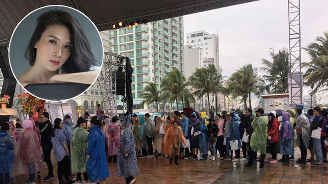 Fan Đà Nẵng mặc áo mưa xếp hàng chờ Mỹ Tâm ký đĩa