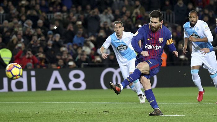 Messi đen đủi sút hỏng 11 mét trong ngày khoe Giày vàng