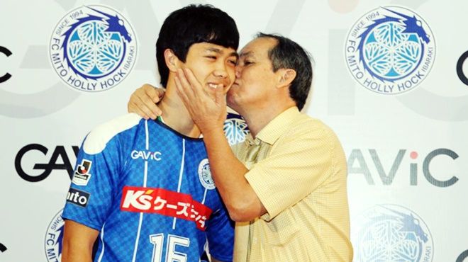 Công Phượng muốn rời 'vòng tay' bầu Đức vì lương 1 năm bên Thái bằng cả đời đá cho HAGL?