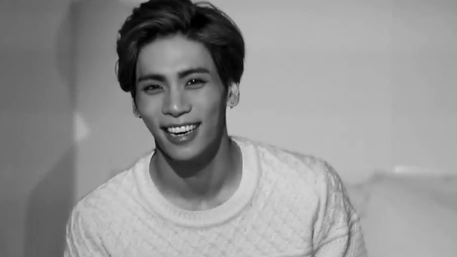 2 cựu thành viên EXO cùng dàn sao Hàn bàng hoàng trước sự ra đi của Jonghyun