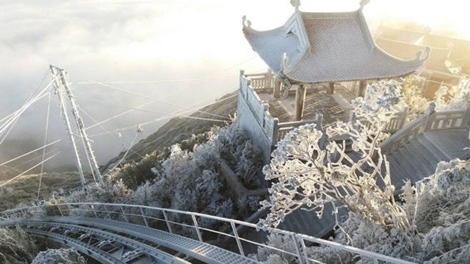 Nhiệt độ xuống mức -7 độ C, băng tuyết phủ trắng đỉnh Fansipan