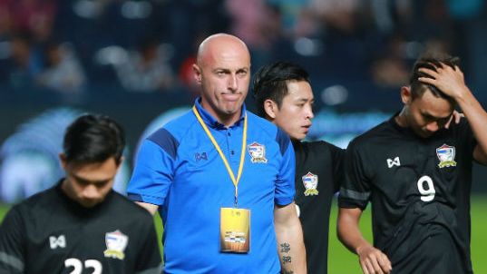 Lo bị sa thải, HLV U23 Thái Lan làm 'cách mạng' đội hình