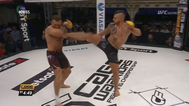 Clip: 25 pha knock-out ấn tượng nhất trên sàn MMA thế giới 2017