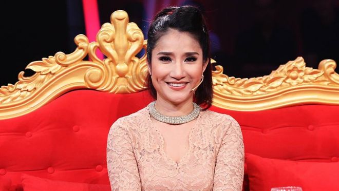 'Bà mai' Cát Tường: Se duyên mát tay, phận mình lẻ bóng