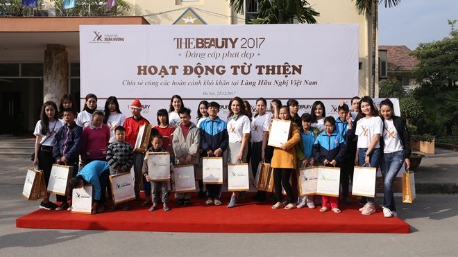 Hành trình từ thiện của 'Bà hoàng sắc đẹp' cùng dàn thí sinh The Beauty 2017