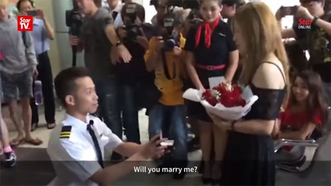 Ngỡ bạn trai bị bắt vì mang chất cấm, cô gái nghẹn ngào xúc động khi nhận ra sự thật phía sau