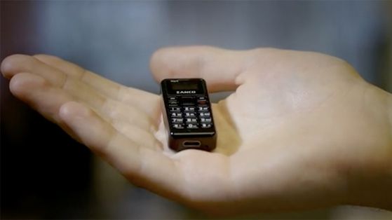 Đây là chiếc điện thoại nhỏ nhất thế giới, thật khó tin nó lại có thể nhỏ tới vậy