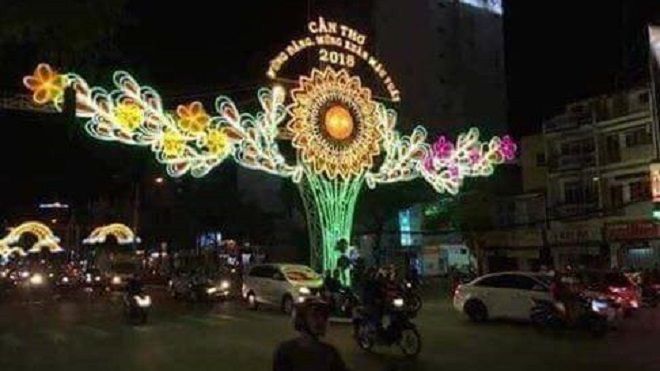 Trần tình của người đăng hình ảnh cổng chào đường đón xuân cùng quần lót lên facebook