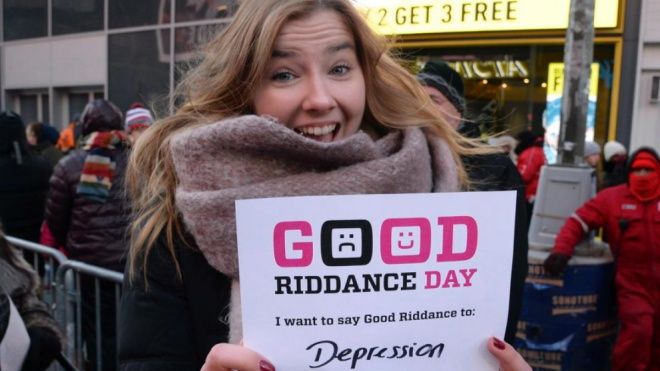 2018 sắp đến, đây là cách người Mỹ 'tống khứ' mọi nỗi buồn để đón năm mới