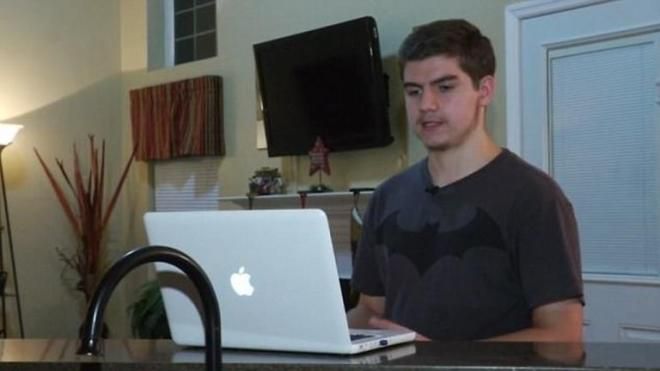 Đây là chàng trai 17 tuổi đã khiến Apple phải xin lỗi cả thế giới, đứng trước nguy cơ bị kiện hàng tỷ USD