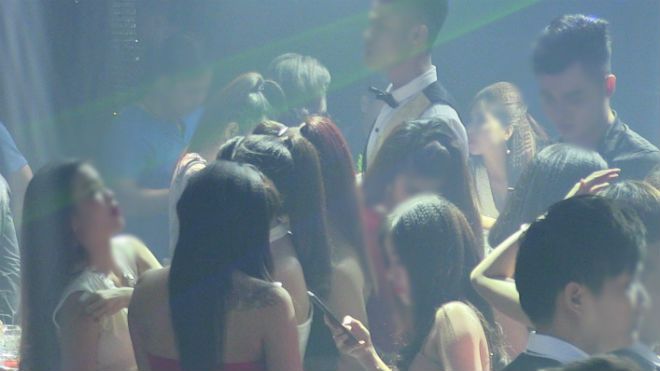 Phát hiện hàng trăm dân chơi đang 'phê' ma túy trong quán bar nổi tiếng