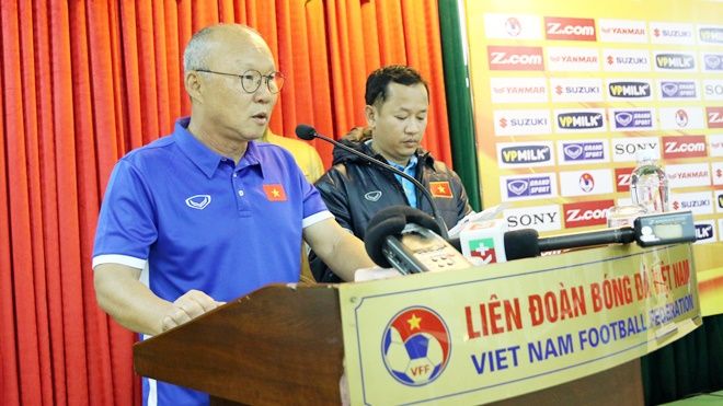 HLV Park Hang Seo gây bất ngờ khi loại 2 ngôi sao V.League và thủ môn Phí Minh Long