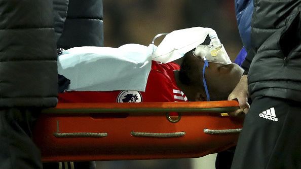 Cận cảnh pha va chạm kinh hoàng khiến Lukaku bất tỉnh, rời sân trên cáng thở oxy