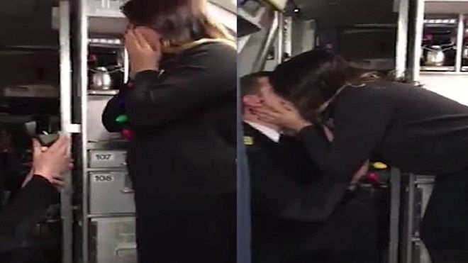 'Rụng tim' trước màn cầu hôn của chàng phi công nhút nhát ngay trên máy bay
