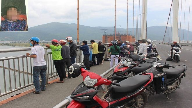 Hoảng hồn phát hiện người đàn ông chết trong tư thế treo cổ