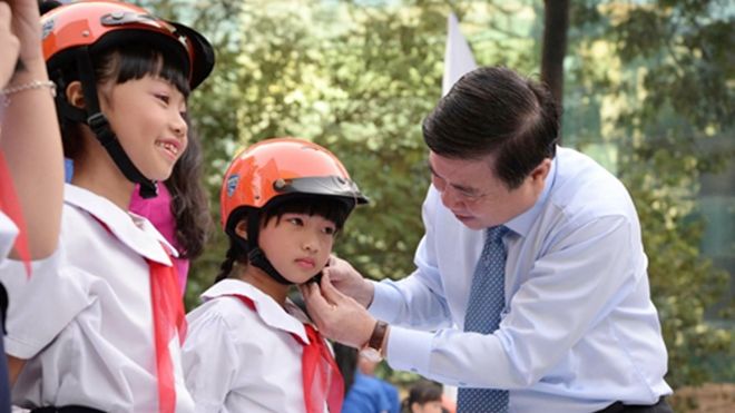 TP. HCM được tuyên dương vì lượng người đội mũ bảo hiểm cao