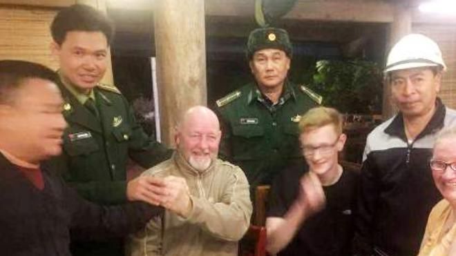 Du khách Anh mắc kẹt 6 tiếng trong hẻm núi ở Cát Bà